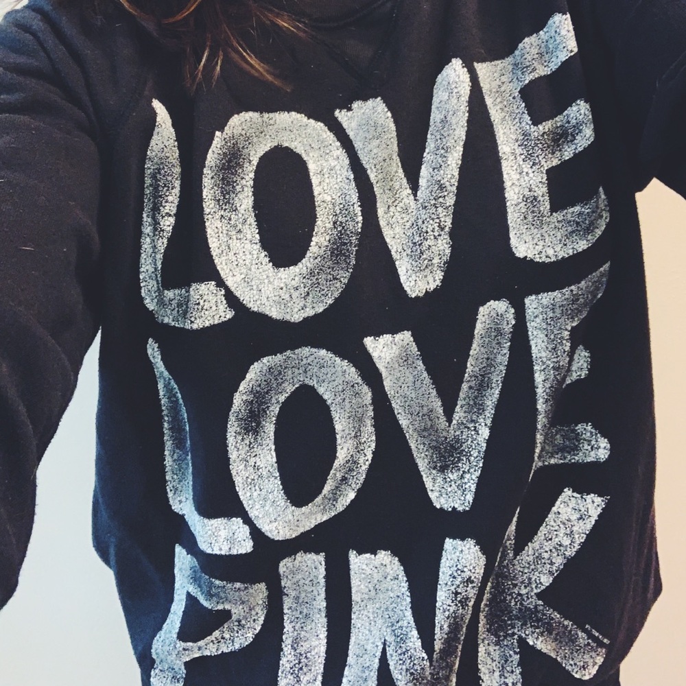 VICTORIA’S SECRET PINK SWEATSHIRT